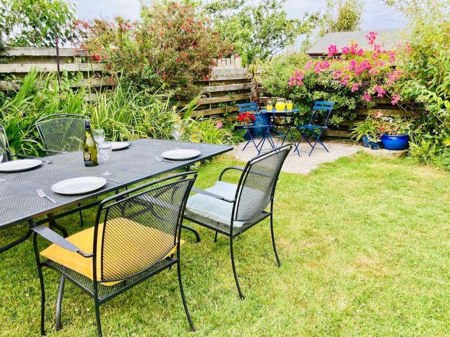 Welcoming Bungalow With Parking And Garden St Agnes  Eksteriør bilde